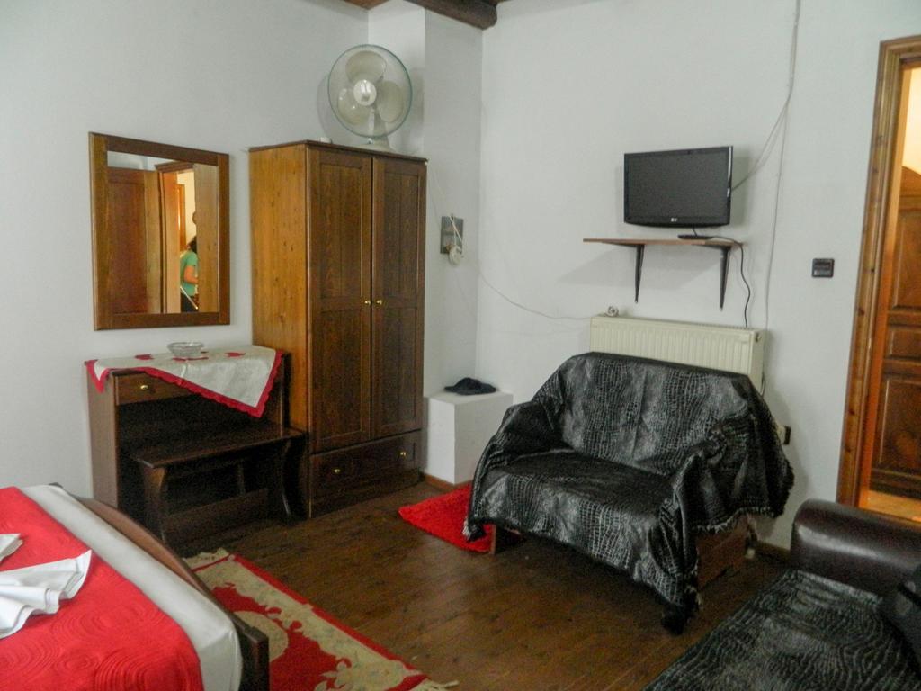 Apartment Klearchos *